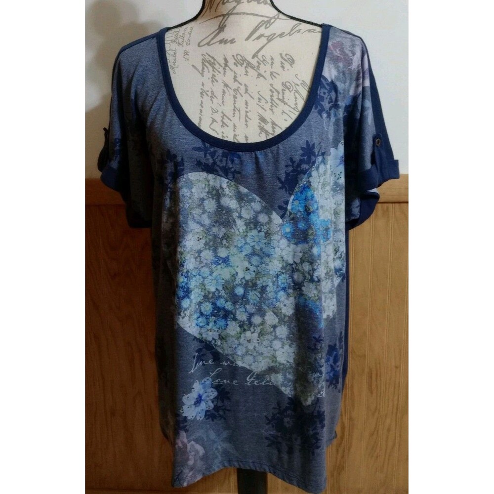 Women's Blue SS Top Sz 2X Floral Heart Rhinestones Knit Pullover